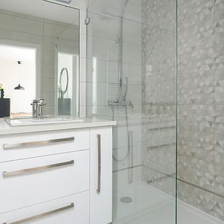 Bright Bulgarska With Parking Near Enea Stadium By Renters Appartement