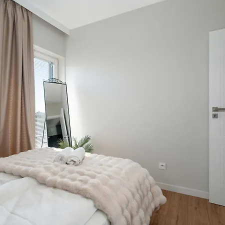 Bright Bulgarska With Parking Near Enea Stadium By Renters