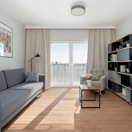 Apartment Bright Bulgarska With Parking Near Enea Stadium By Renters Poznan